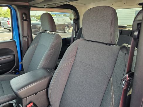 Used 2024 Jeep Wrangler Sport AWD/4WD image 19