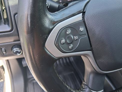 Used 2020 Chevrolet Colorado LT w/ Safety Package image 15