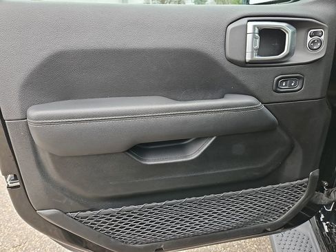 Used 2023 Jeep Wrangler Unlimited Sahara w/ Cold Weather Group image 14