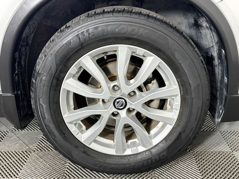 Used 2020 Nissan Rogue S w/ Special Edition Package FWD image 30