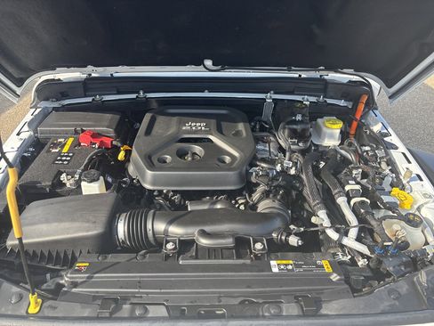 Used 2021 Jeep Wrangler Unlimited Rubicon w/ Cold Weather Group image 14