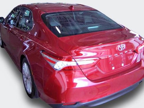 Used 2018 Toyota Camry XLE w/ Audio Package FWD image 4