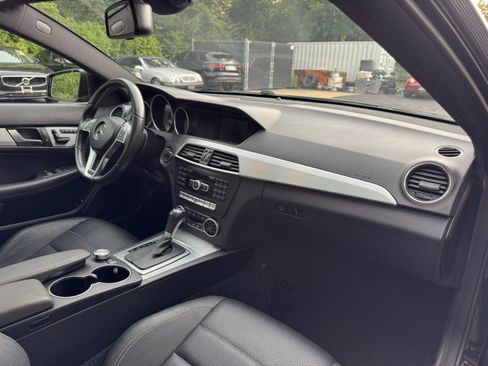 Used 2014 Mercedes-Benz C 250 Coupe image 33