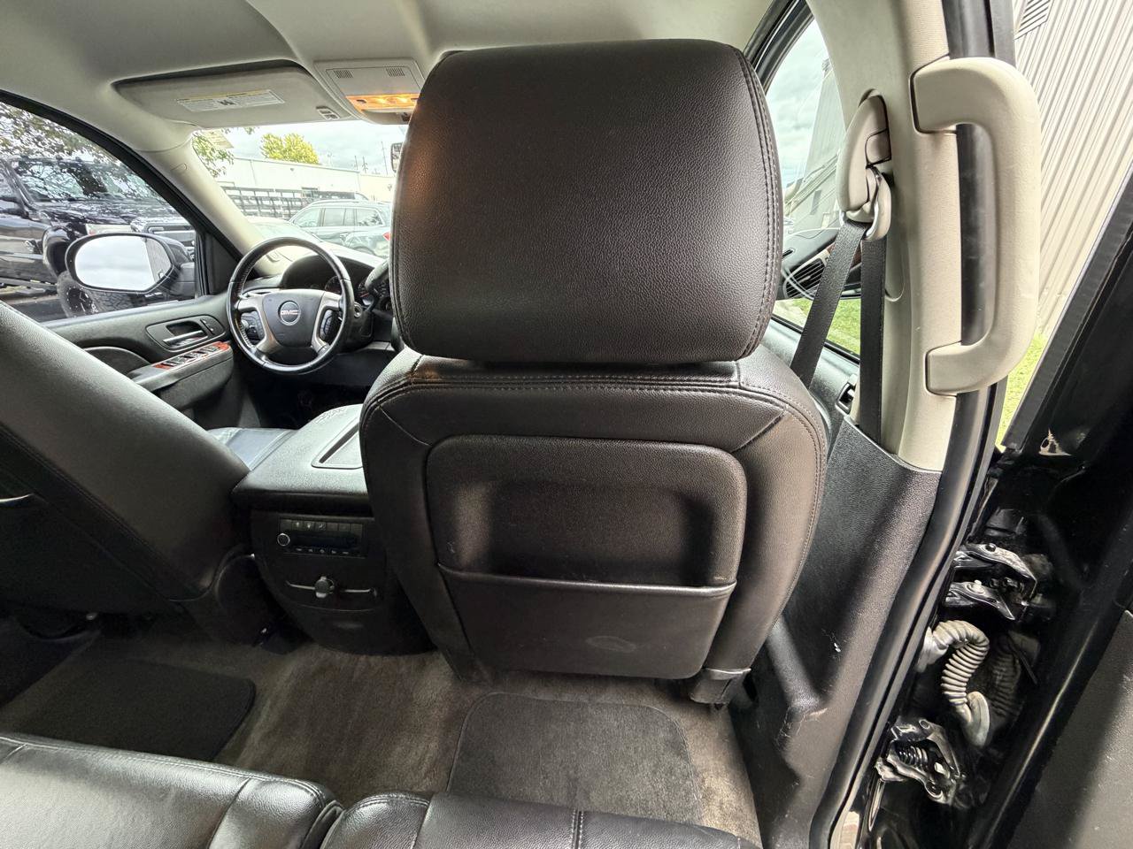 Used 2013 GMC Yukon SLT AWD/4WD image 32