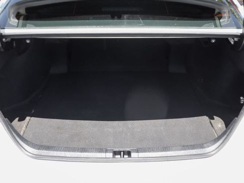 Used 2020 Toyota Camry SE FWD image 8