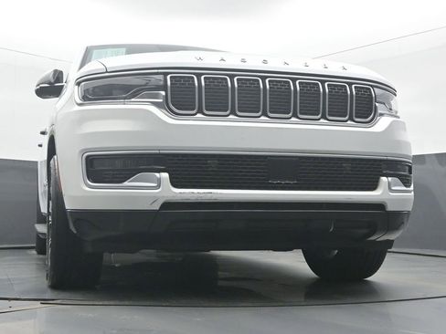 Used 2023 Jeep Wagoneer L Base w/ Premium Group I image 55