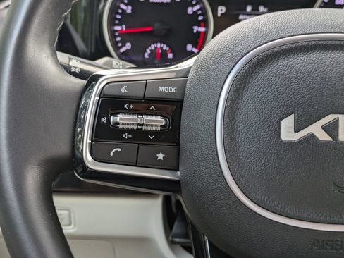 Used 2024 Kia Carnival EX FWD image 26
