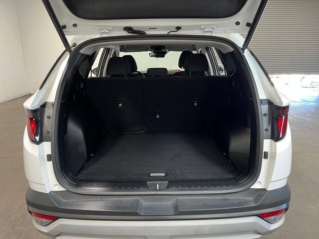 Used 2025 Hyundai Tucson SEL FWD image 17