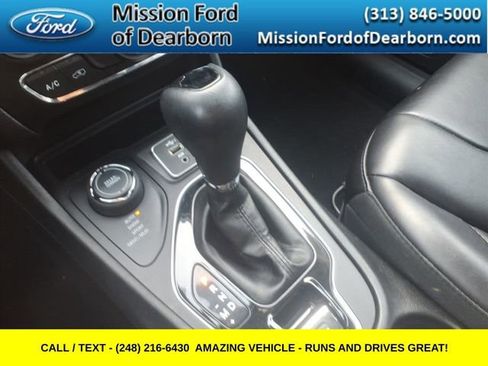 Used 2019 Jeep Cherokee Latitude Plus AWD/4WD image 21