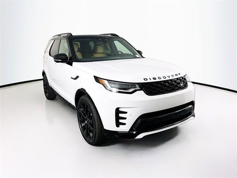 New 2026 Land Rover Discovery Dynamic SE image 3