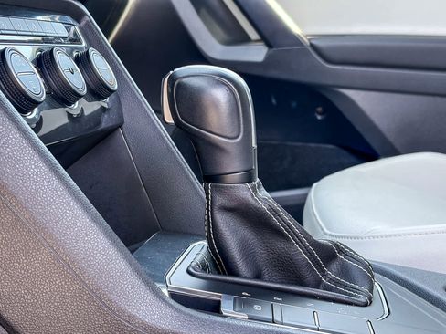 Used 2021 Volkswagen Tiguan SE R-Line image 42