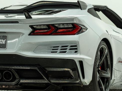 Used 2023 Chevrolet Corvette Z06 w/ Z07 Performance Package RWD image 29
