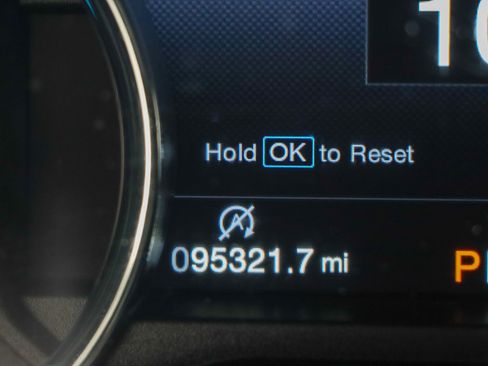 Used 2019 Ford F150 Lariat w/ Trailer Tow Package image 17