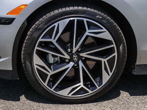 Used 2023 Hyundai Ioniq 6 SEL RWD image 12