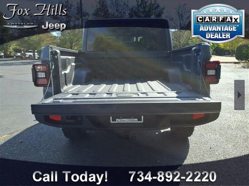 New 2025 Jeep Gladiator Willys image 10