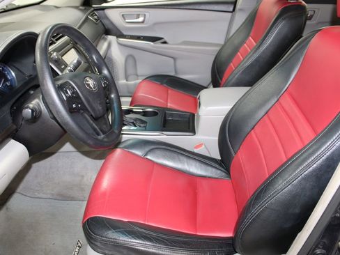 Used 2017 Toyota Camry LE image 12