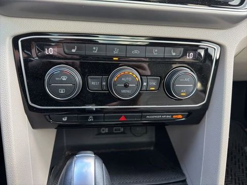 Used 2019 Volkswagen Atlas SEL Premium AWD/4WD image 24