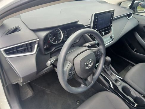 Used 2020 Toyota Corolla LE FWD image 7