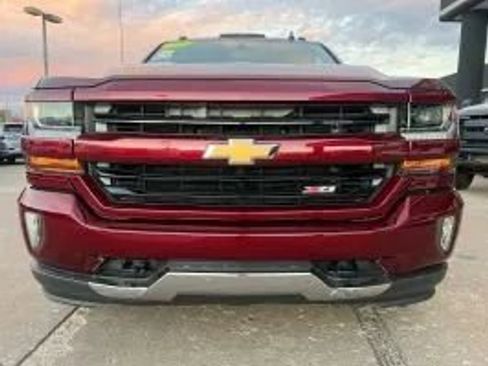 Used 2017 Chevrolet Silverado 1500 LT w/ LT Convenience Package image 17