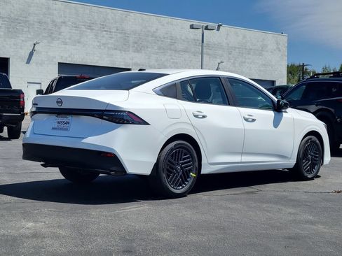 New 2026 Nissan Sentra SV w/ SV Convenience Package FWD image 2