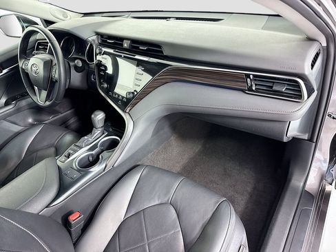 Used 2019 Toyota Camry XLE w/ Driver Assist Package FWD image 17