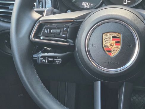 Certified 2025 Porsche Macan w/ Premium Package Plus AWD/4WD image 18