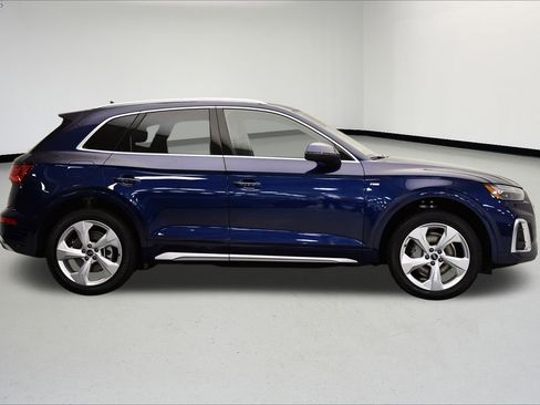 Certified 2025 Audi Q5 2.0T Premium Plus w/ Premium Plus Package image 6