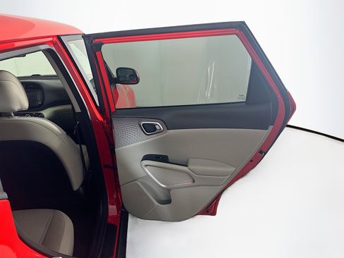 Used 2023 Kia Soul LX FWD image 28