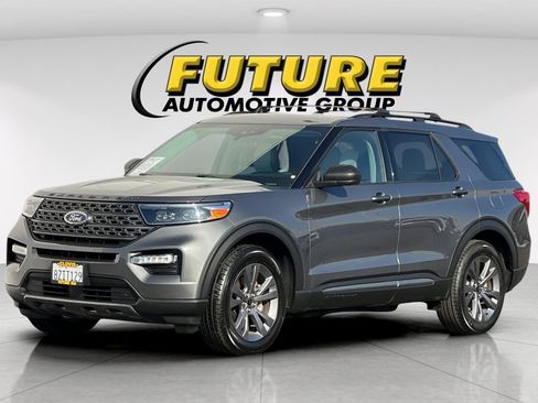 Used 2021 Ford Explorer XLT w/ Equipment Group 202A image 8