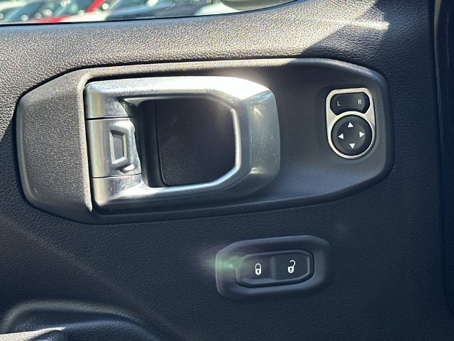 Used 2024 Jeep Wrangler Unlimited Sport AWD/4WD image 16