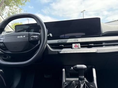Used 2025 Kia K4 FWD image 18