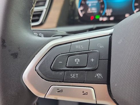 Used 2025 Volkswagen Atlas SE FWD image 26