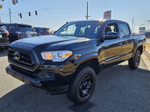 Used 2023 Toyota Tacoma SR image 3