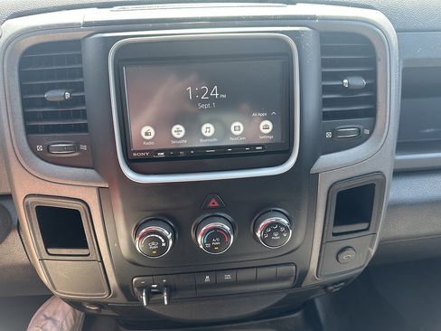 Used 2014 RAM 1500 Express RWD image 16