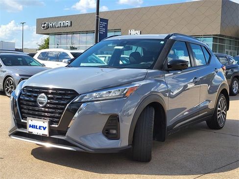 Used 2021 Nissan Kicks SR image 2