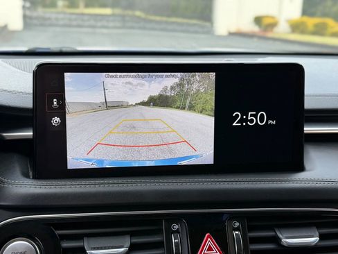 Used 2022 Genesis G70 2.0T RWD image 20