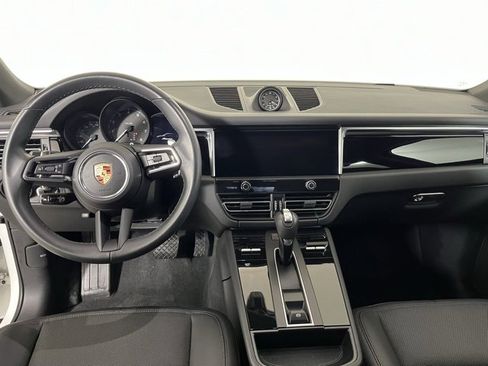 Used 2023 Porsche Macan image 13