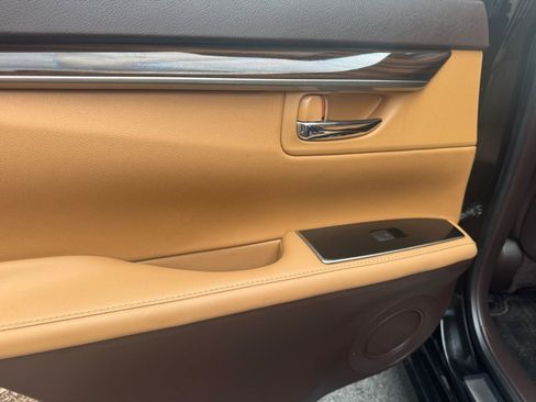Used 2017 Lexus ES 350 w/ Navigation System Package FWD image 25