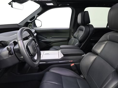New 2026 Lincoln Navigator Reserve w/ Jet Appearance Package AWD/4WD image 13