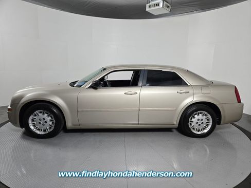Used 2006 Chrysler 300 image 3