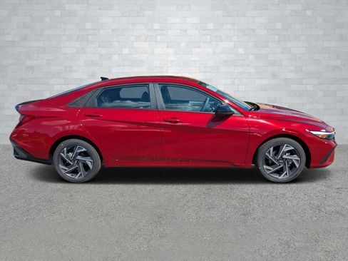 New 2025 Hyundai Elantra Sport image 4