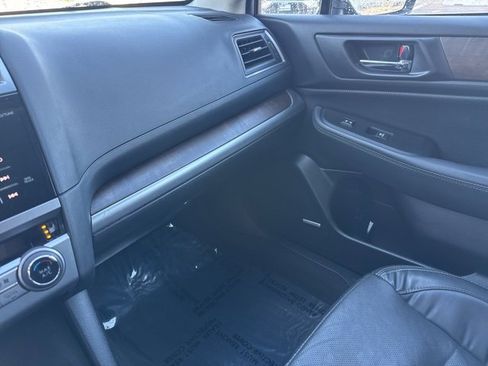 Used 2017 Subaru Outback 2.5i Limited image 16