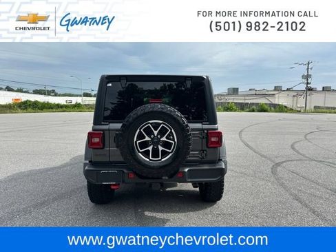 Used 2025 Jeep Wrangler Unlimited Rubicon w/ Convenience Group AWD/4WD image 6