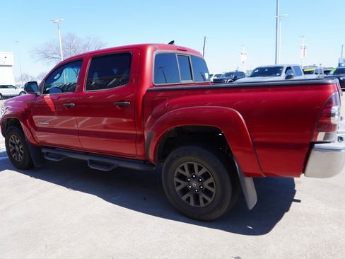 Used 2014 Toyota Tacoma PreRunner w/ SR5 Package image 4
