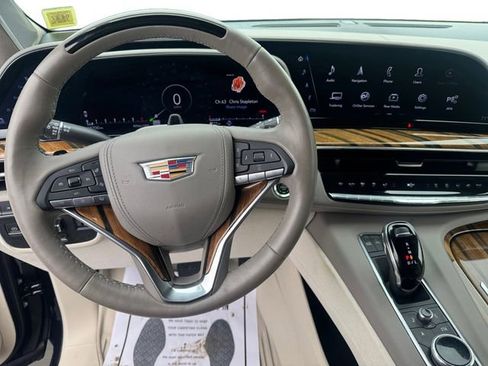 Certified 2023 Cadillac Escalade Premium Luxury Platinum AWD/4WD image 12