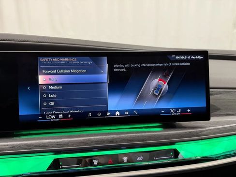 Used 2024 BMW 740i xDrive AWD/4WD image 19