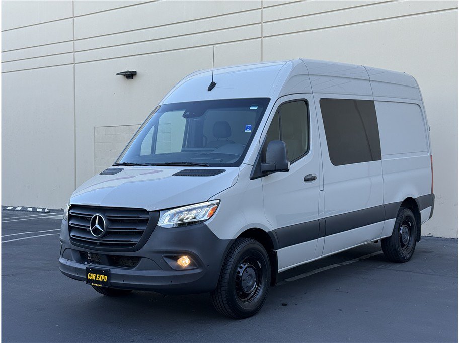 Used 2024 Mercedes-Benz Sprinter 2500 image 4
