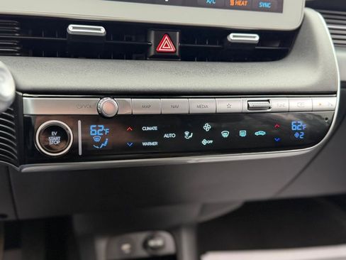 Used 2024 Hyundai Ioniq 5 Limited image 16