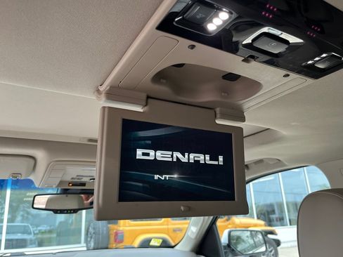 Used 2018 GMC Yukon XL Denali w/ Open Road Package AWD/4WD image 13