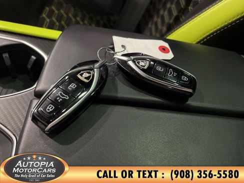 Used 2022 Lamborghini Urus AWD/4WD image 44